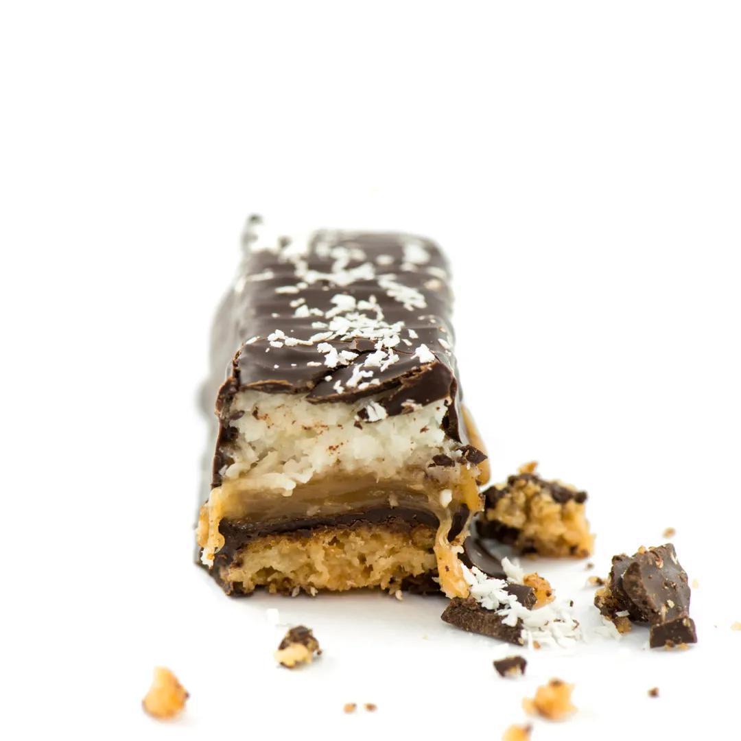 Coconut, Salted Caramel & Crispy Cookie "Coconut Dream" Gourmet Chocolate Bar