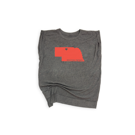 Dark Grey Heather “Small Town. Big Heart.” Valentine, Nebraska State Women’s Flowy Rolled Cuffs Muscle Graphic Tee